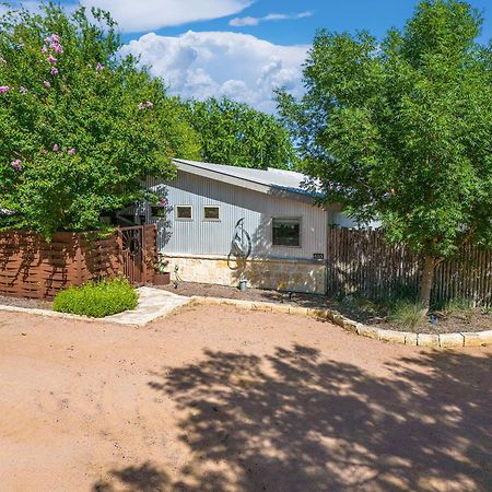 Вилла Claret House Full Kitchen And Private Hot Tub Фредериксберг Экстерьер фото